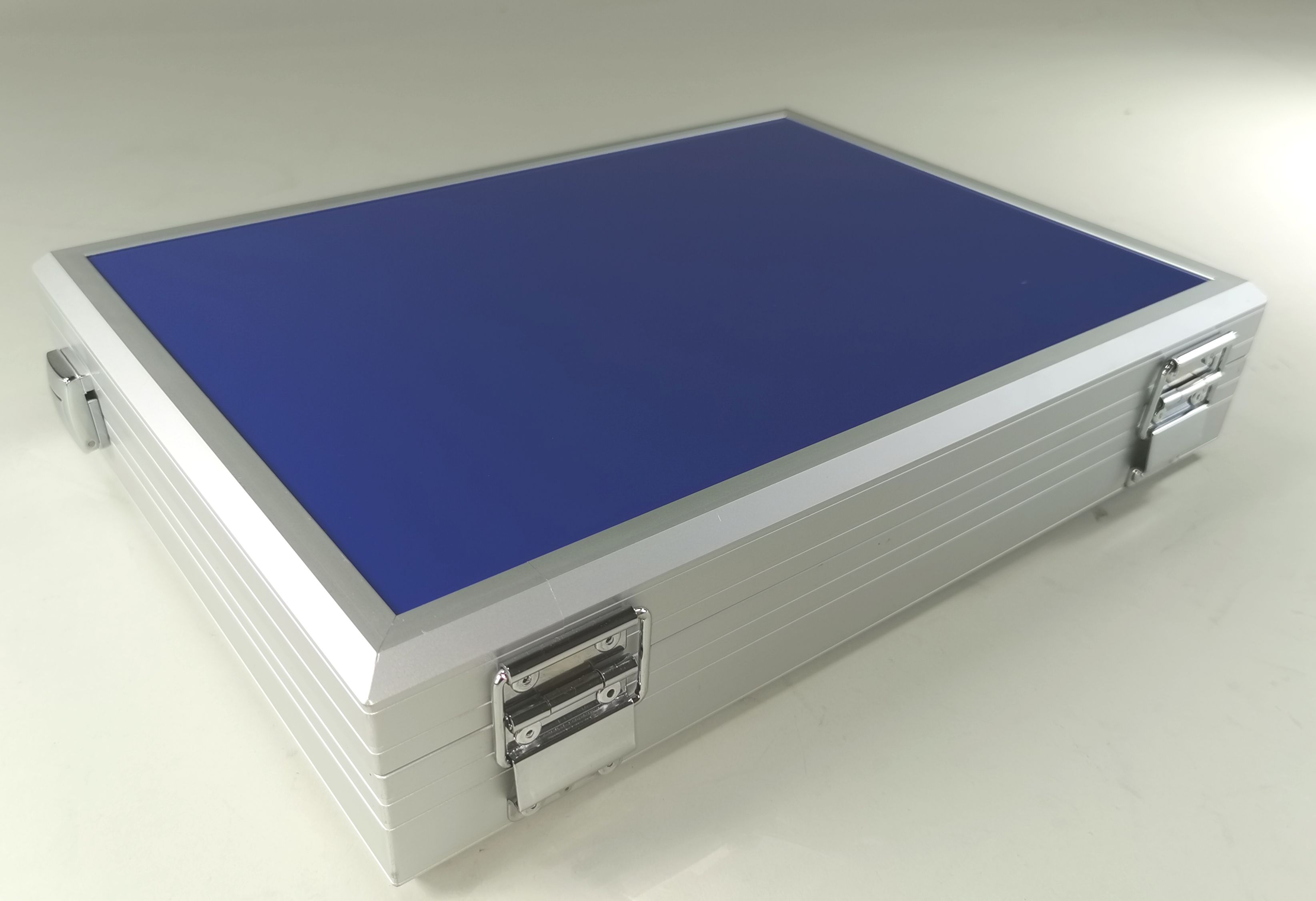 SOLID-LITE CASSETTE 3 aluminum case blue