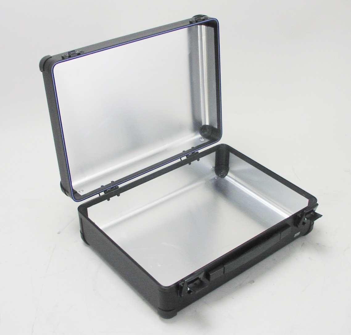 ULTRA 1810 black aluminum case
