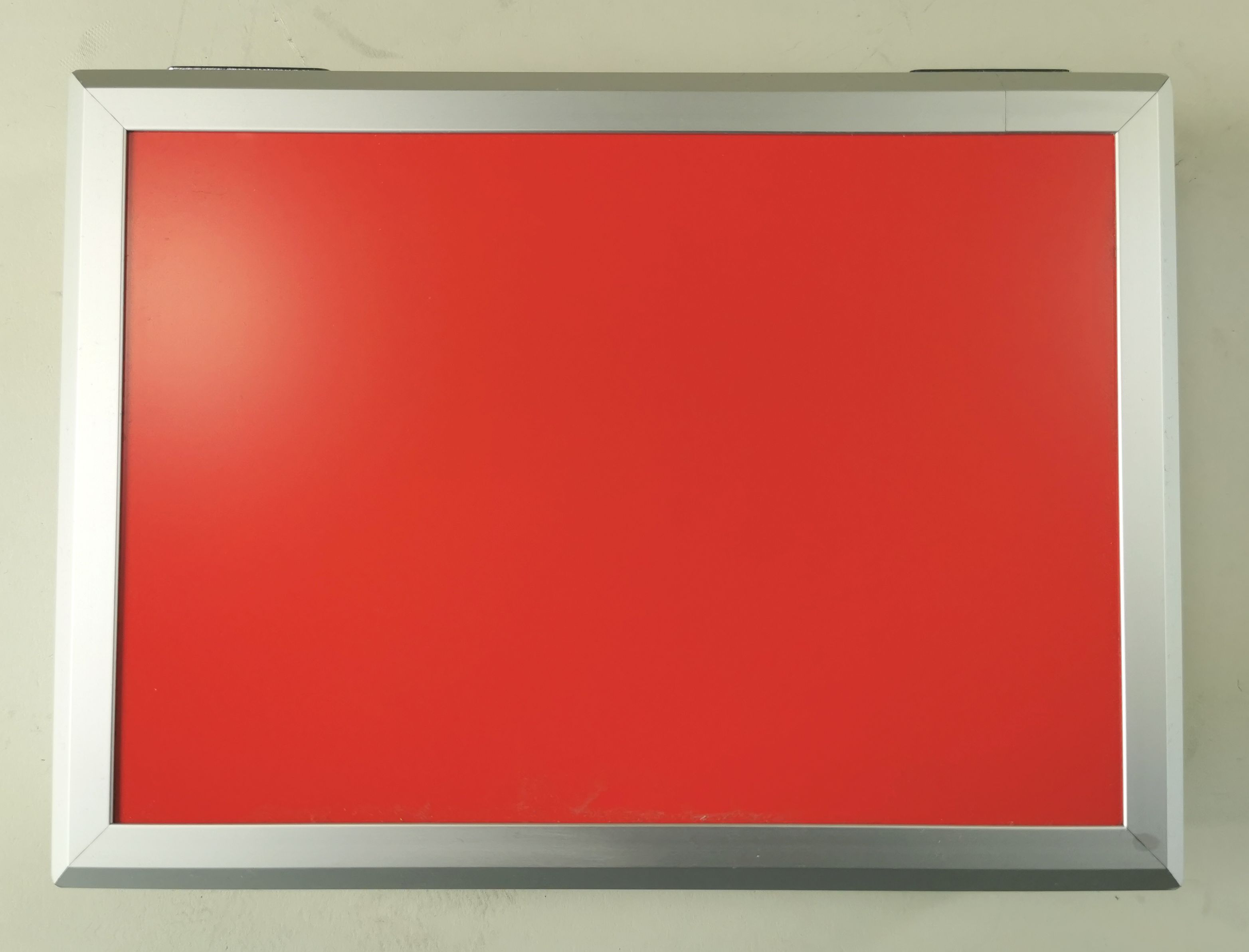 SOLID-LITE ETUI aluminum case red