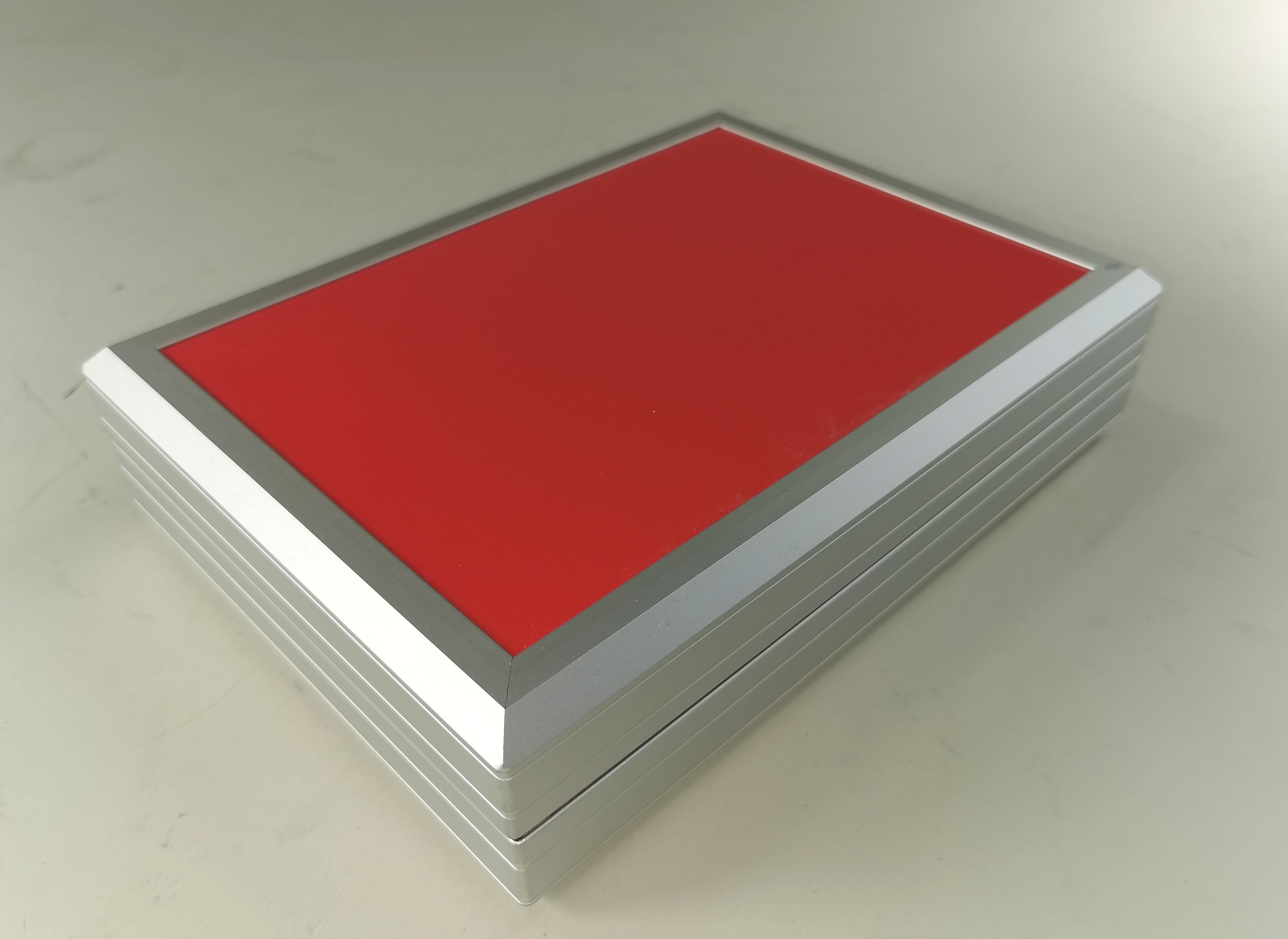SOLID-LITE ETUI aluminum case red